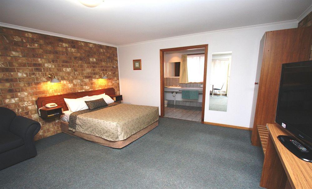 Clare Central Room photo